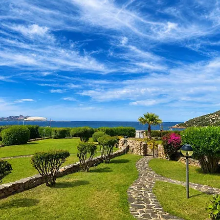 Sea View Three-bedroom House 50m From The 2 度假居 巴哈撒丁岛