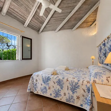 Sea View Three-bedroom House 50m From The 2 *