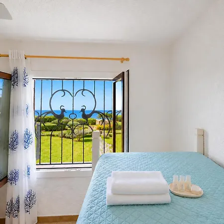 Sea View Three-bedroom House 50m From The 2